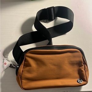 LULULEMON STYLE BELT BAG